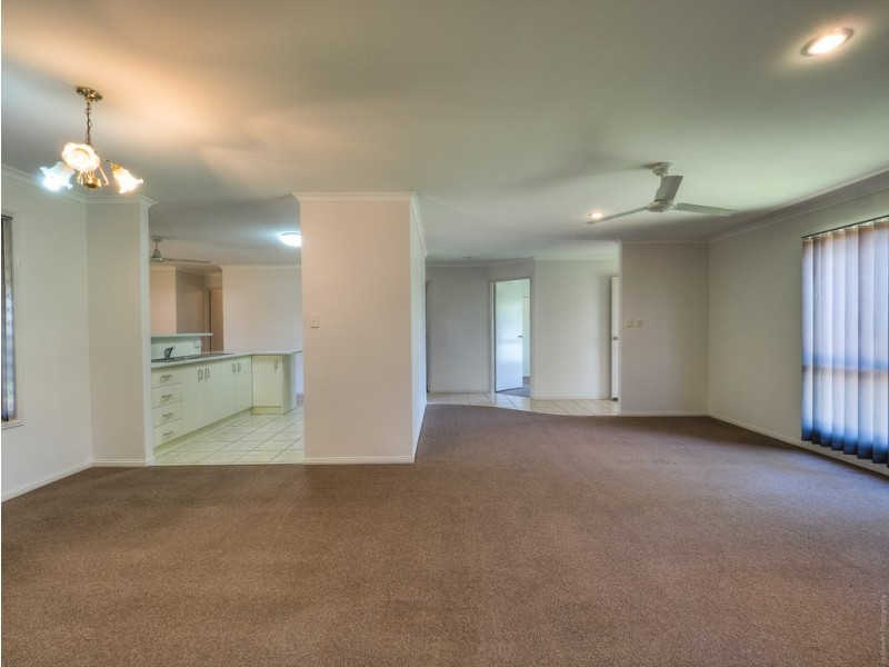 10 Vicki Parade, Torquay QLD 4655