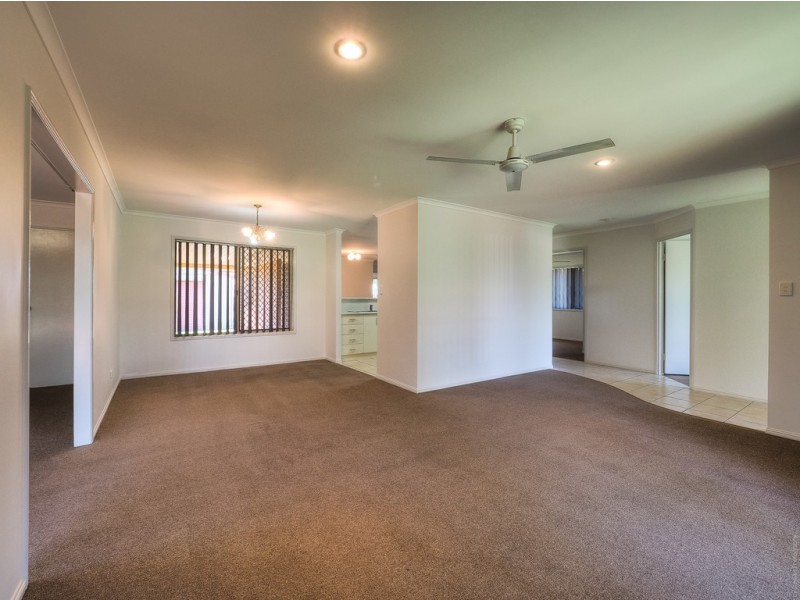 10 Vicki Parade, Torquay QLD 4655