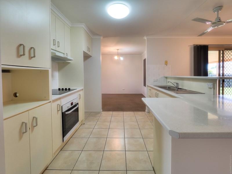 10 Vicki Parade, Torquay QLD 4655