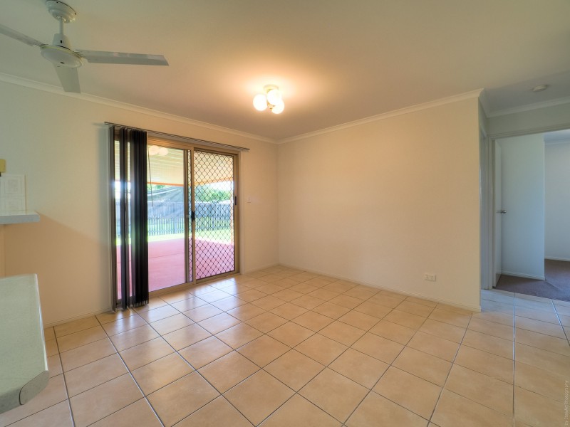 10 Vicki Parade, Torquay QLD 4655