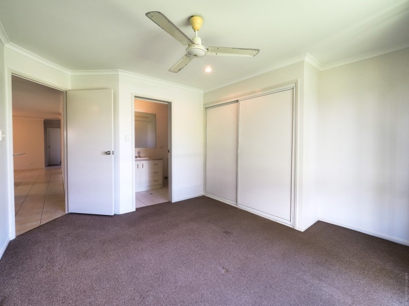 10 Vicki Parade, Torquay QLD 4655