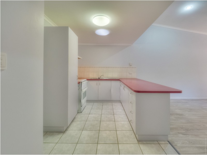 4/72 Miller Street, Urangan QLD 4655