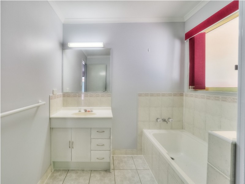 4/72 Miller Street, Urangan QLD 4655