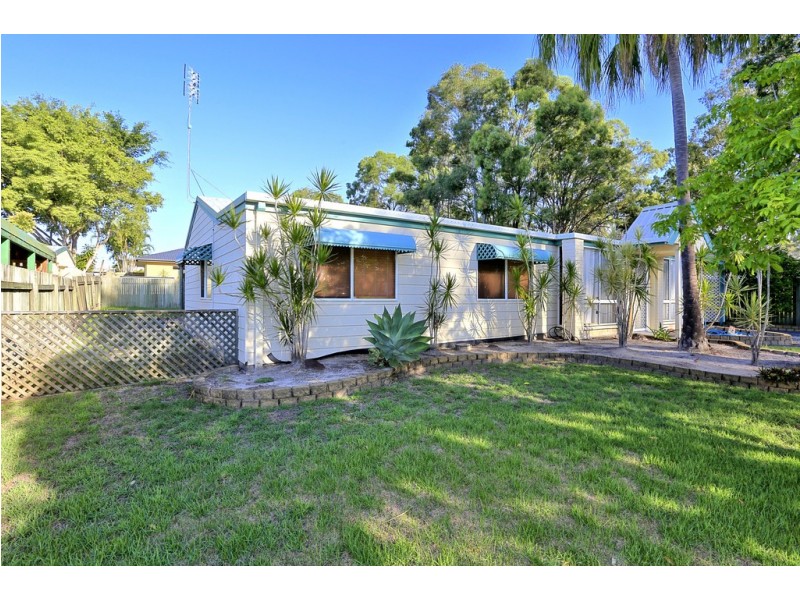 12 Howlett Street, Urangan QLD 4655