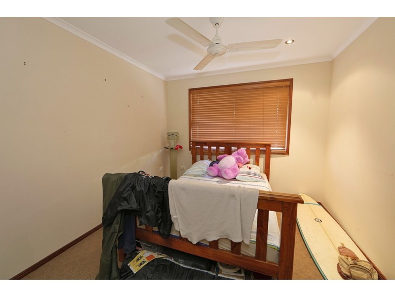 12 Howlett Street, Urangan QLD 4655