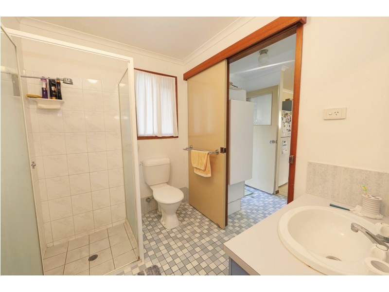 12 Howlett Street, Urangan QLD 4655