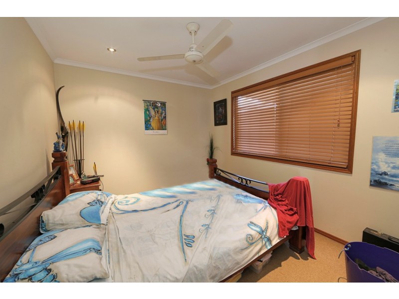 12 Howlett Street, Urangan QLD 4655