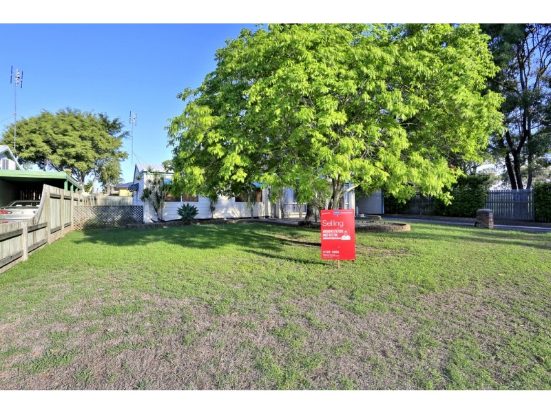 12 Howlett Street, Urangan QLD 4655