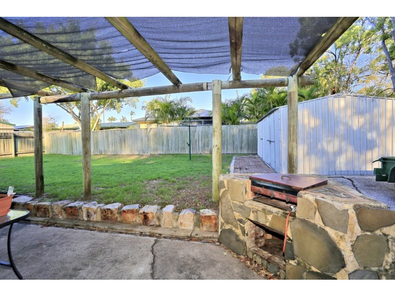 12 Howlett Street, Urangan QLD 4655