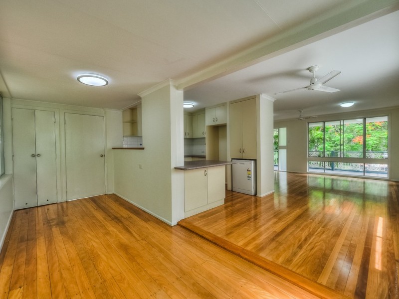 28 Kingfisher Parade, Toogoom QLD 4655