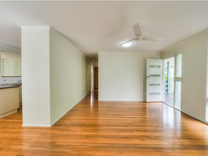 28 Kingfisher Parade, Toogoom QLD 4655