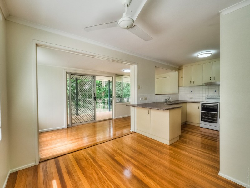 28 Kingfisher Parade, Toogoom QLD 4655