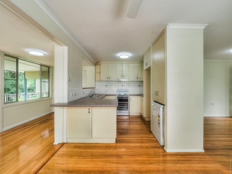 28 Kingfisher Parade, Toogoom QLD 4655