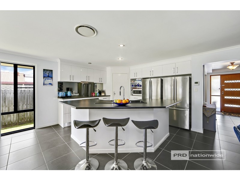 128 Garden Drive, Urangan QLD 4655