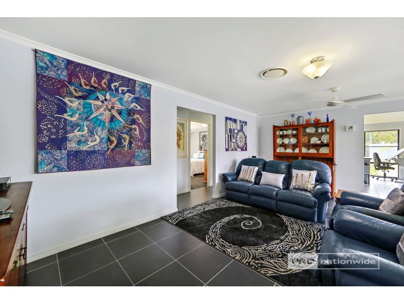 128 Garden Drive, Urangan QLD 4655