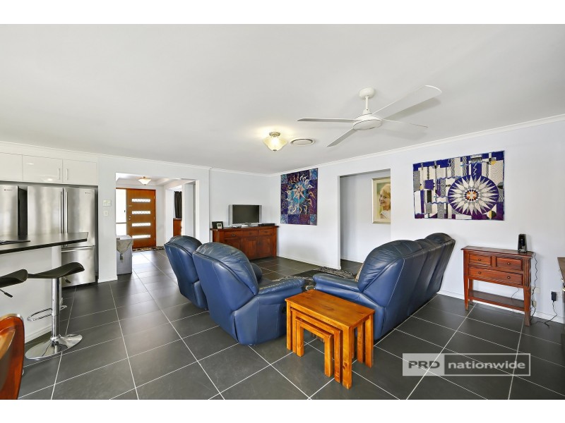 128 Garden Drive, Urangan QLD 4655