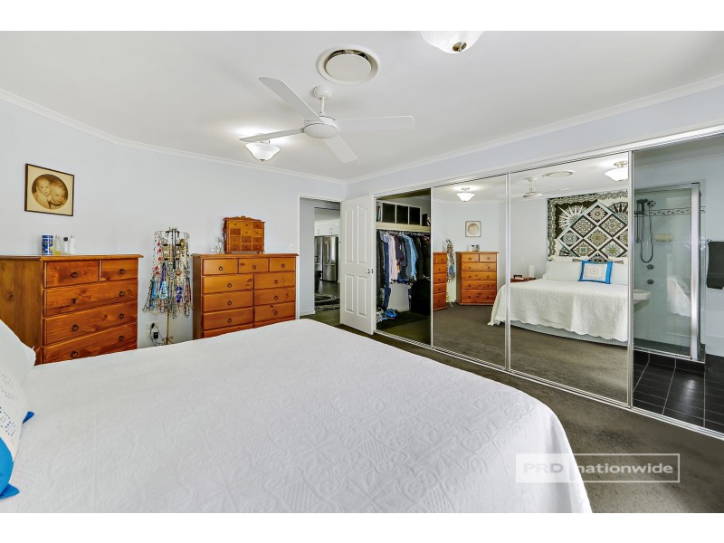128 Garden Drive, Urangan QLD 4655