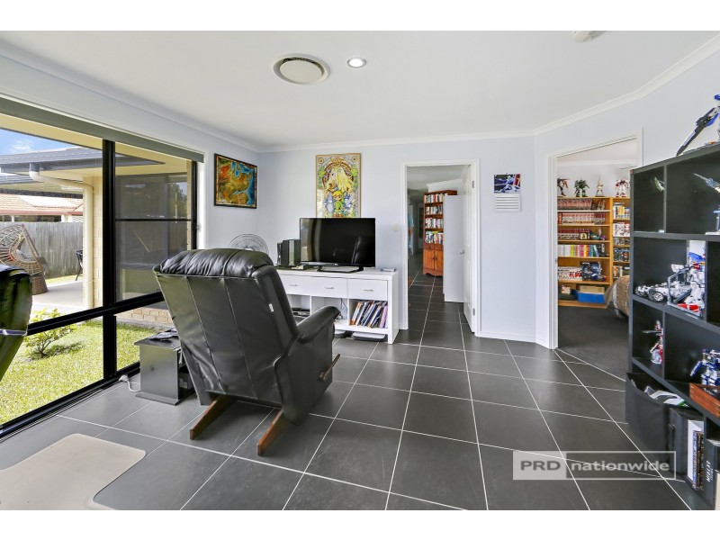 128 Garden Drive, Urangan QLD 4655