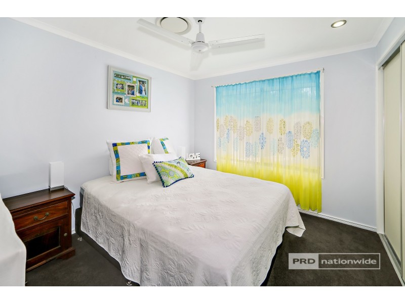 128 Garden Drive, Urangan QLD 4655