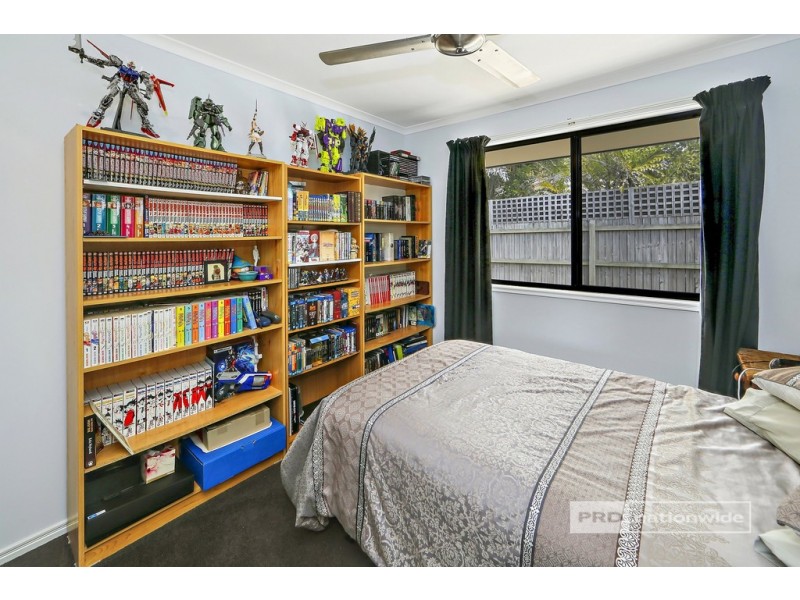 128 Garden Drive, Urangan QLD 4655