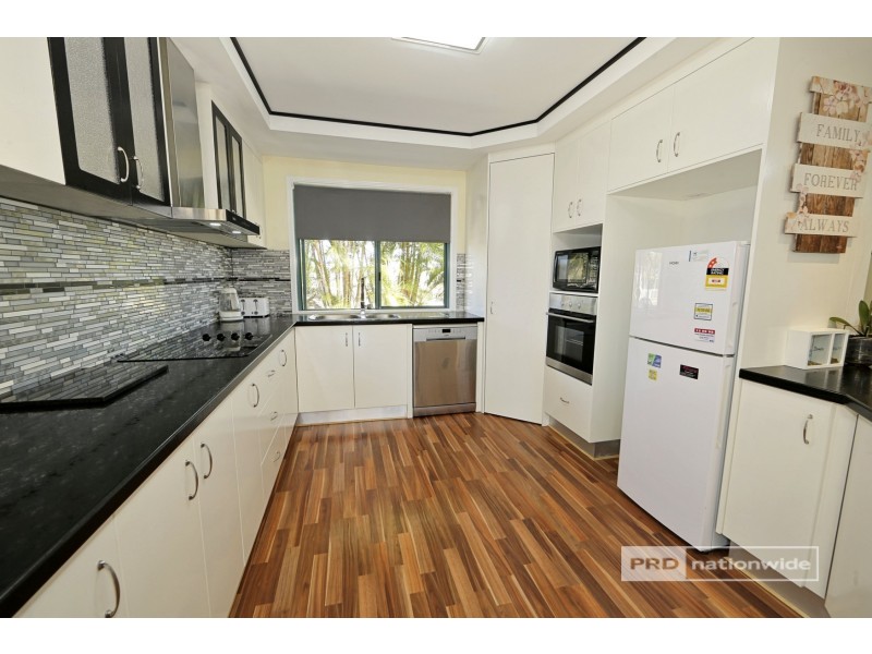 1 Aimee Drive, Urangan QLD 4655