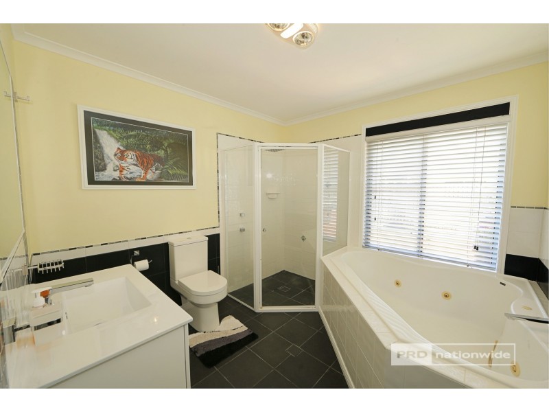 1 Aimee Drive, Urangan QLD 4655