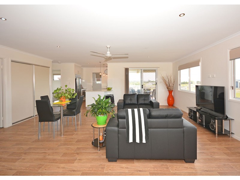 1 Tranquillity Court, River Heads QLD 4655