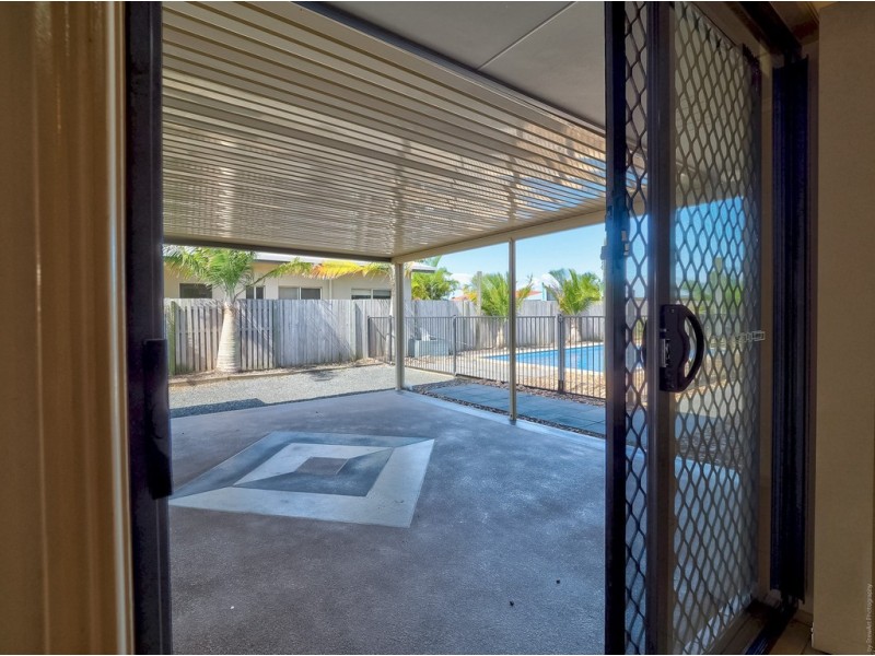 33 Earl St Vincent Circuit, Eli Waters QLD 4655