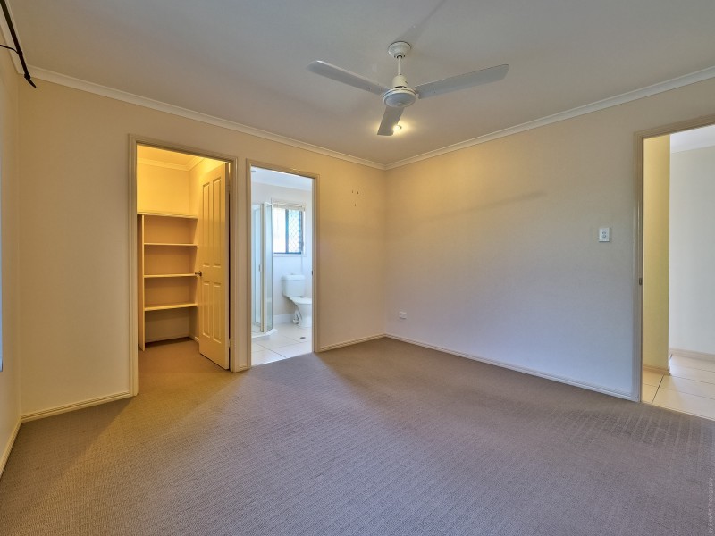 33 Earl St Vincent Circuit, Eli Waters QLD 4655