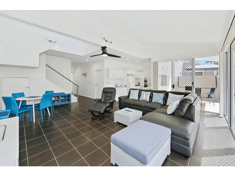 14/71 Elizabeth Street, Urangan QLD 4655