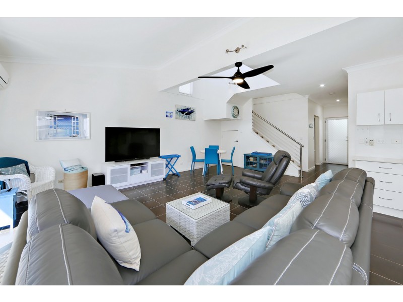 14/71 Elizabeth Street, Urangan QLD 4655