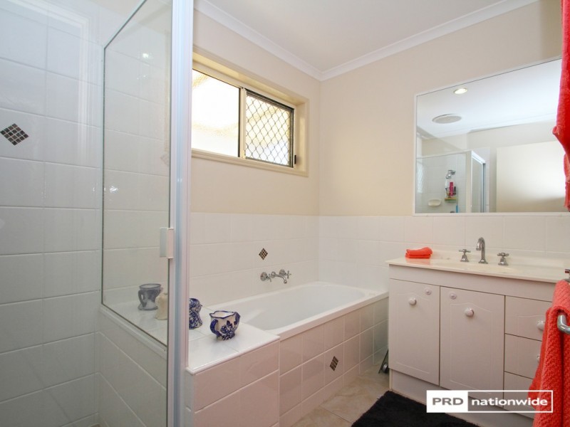 18 Joselyn Drive, Point Vernon QLD 4655