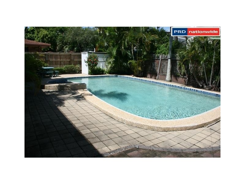 5 Prince Street, Urangan QLD 4655