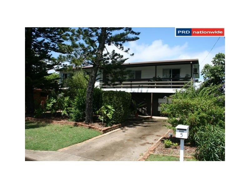 5 Prince Street, Urangan QLD 4655