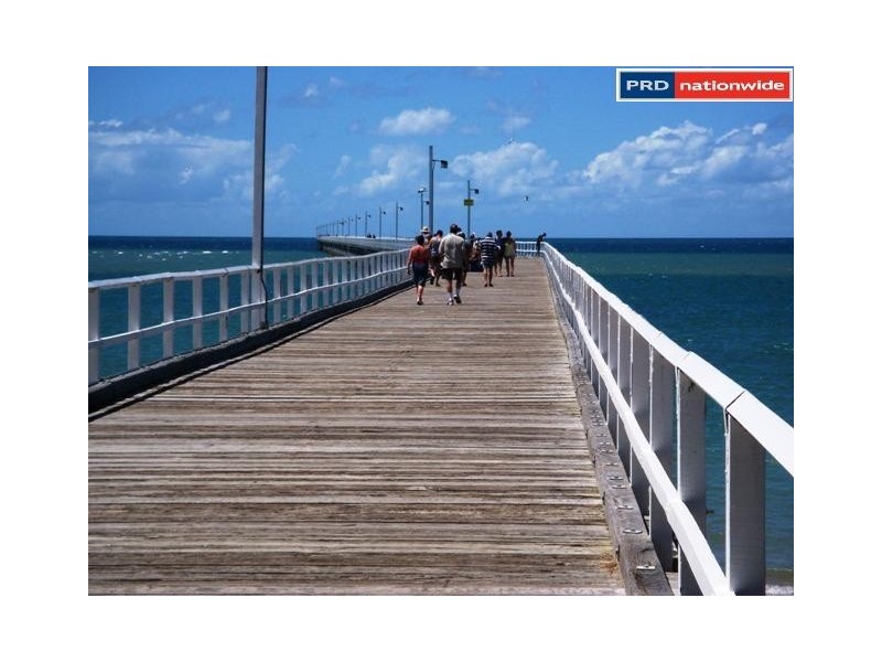 5 Prince Street, Urangan QLD 4655