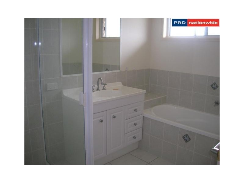 24 Kestrel Ct, Eli Waters QLD 4655