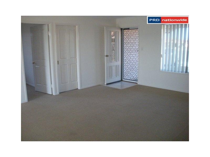 24 Kestrel Ct, Eli Waters QLD 4655