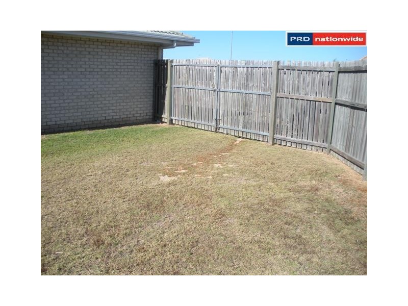 24 Kestrel Ct, Eli Waters QLD 4655