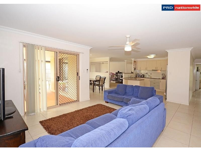 9 Pembridge Cct, Urraween QLD 4655