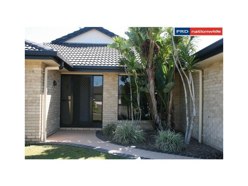 15 Spinnaker Dr, Point Vernon QLD 4655