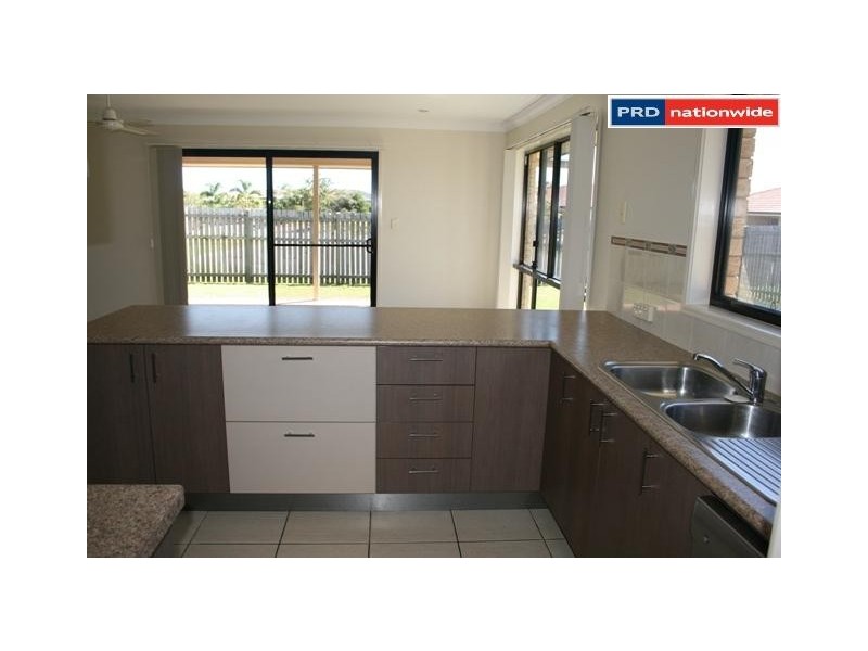 15 Spinnaker Dr, Point Vernon QLD 4655