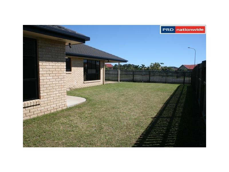 15 Spinnaker Dr, Point Vernon QLD 4655