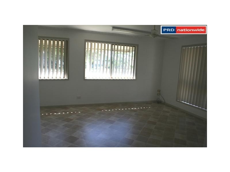 1 Howlett Street, Urangan QLD 4655