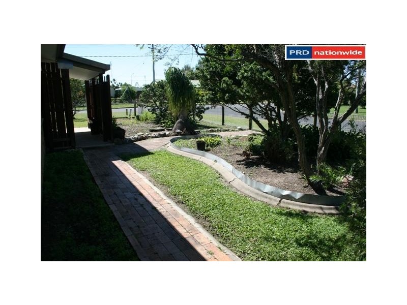 1 Howlett Street, Urangan QLD 4655