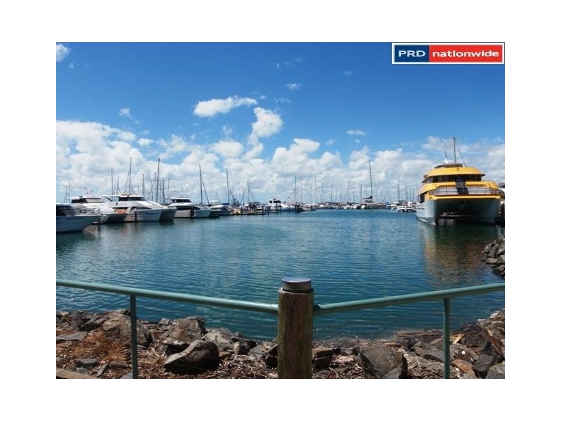 1 Howlett Street, Urangan QLD 4655