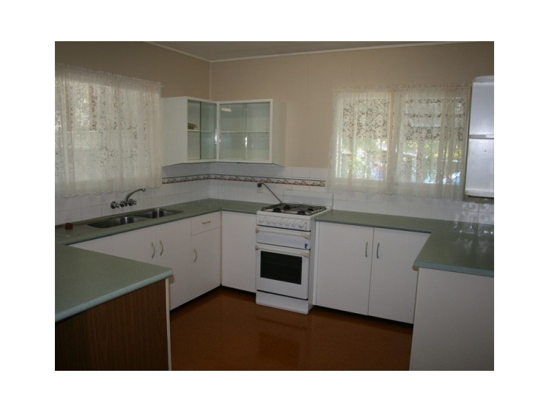 34 Hervey St, Scarness QLD 4655