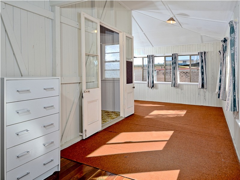 519 Charlton Esplanade, Urangan QLD 4655