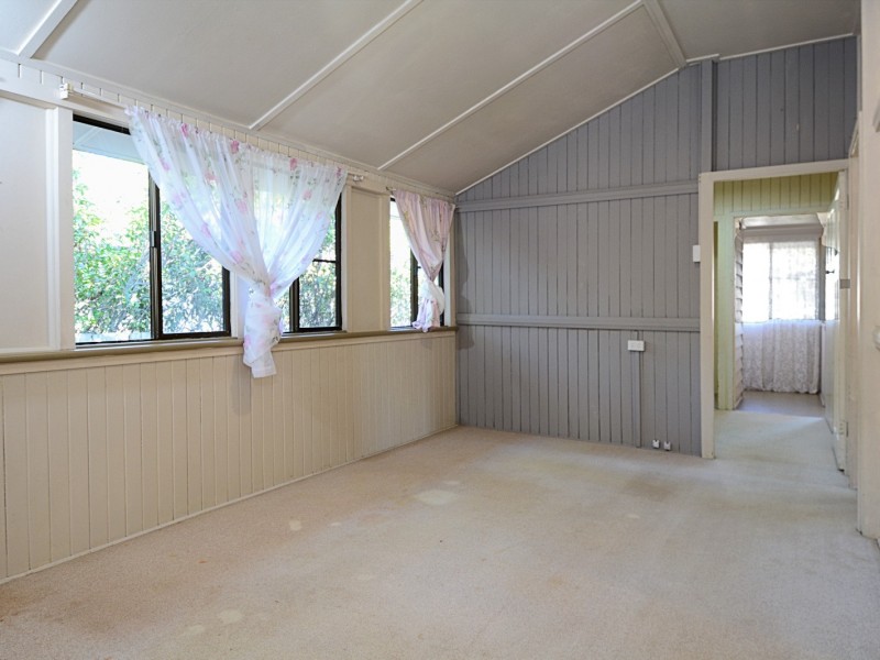 519 Charlton Esplanade, Urangan QLD 4655