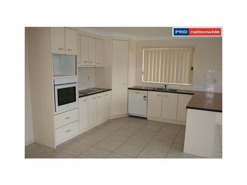 11 Lady Penrhyn Drive, Eli Waters QLD 4655