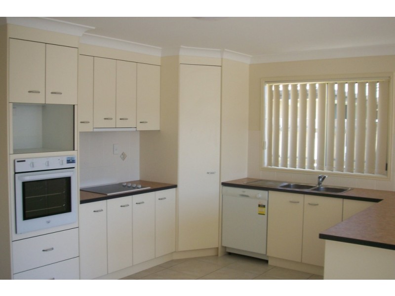 11 Lady Penrhyn Drive, Eli Waters QLD 4655